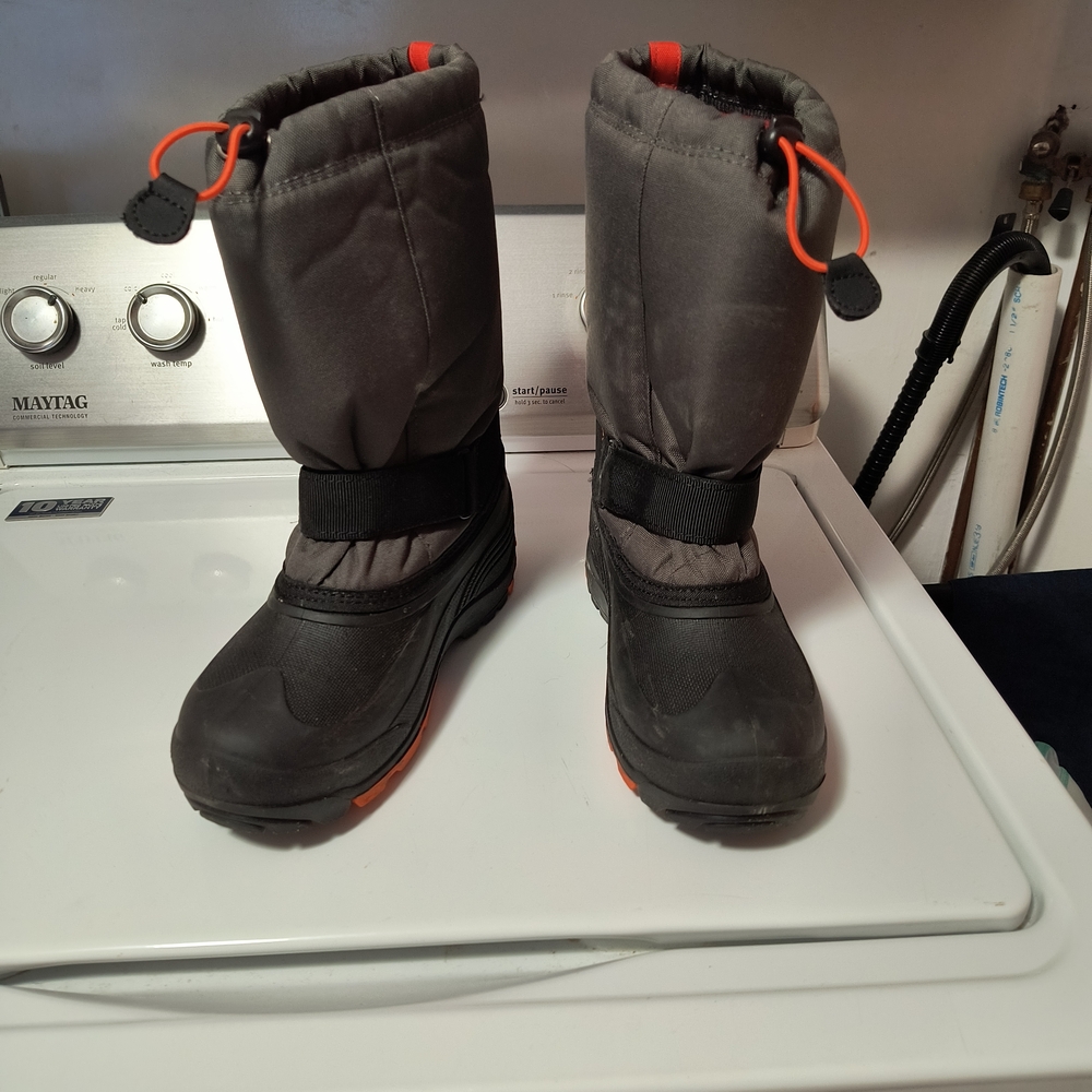 Gray and Black Kamik Winter Boots with Orange Accents Boys Size 6